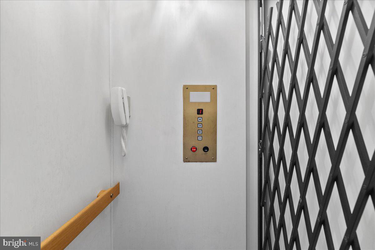 KINGS MANOR SCOTTS - Residential