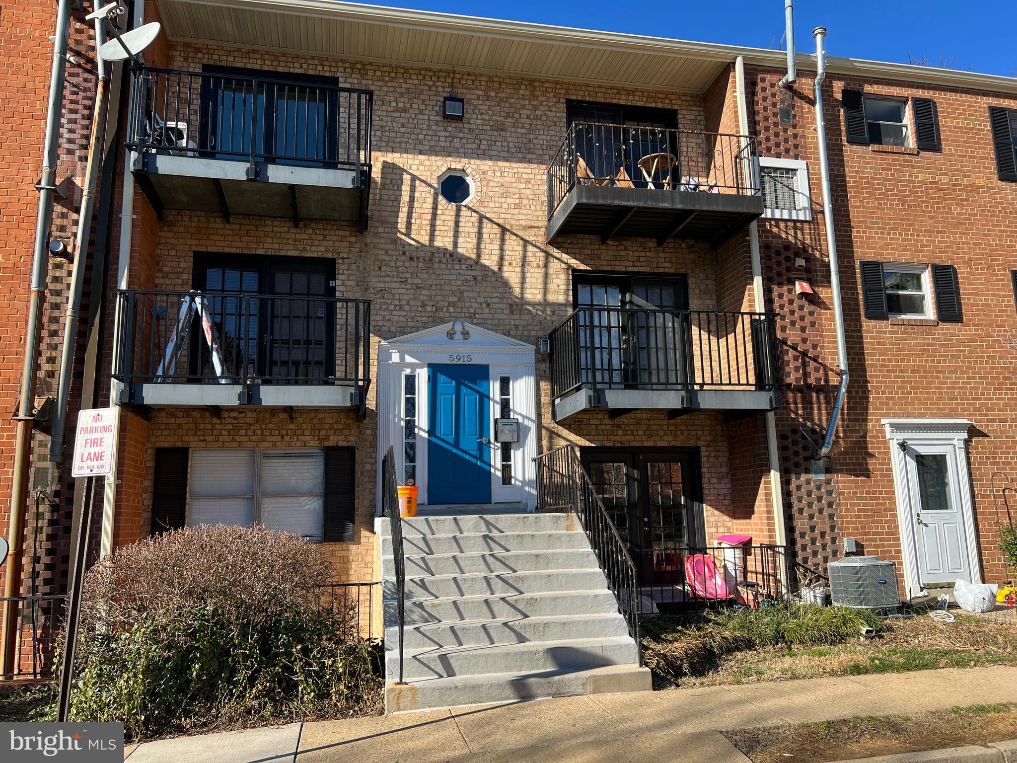 MAYFLOWER SQUARE - Residential Lease