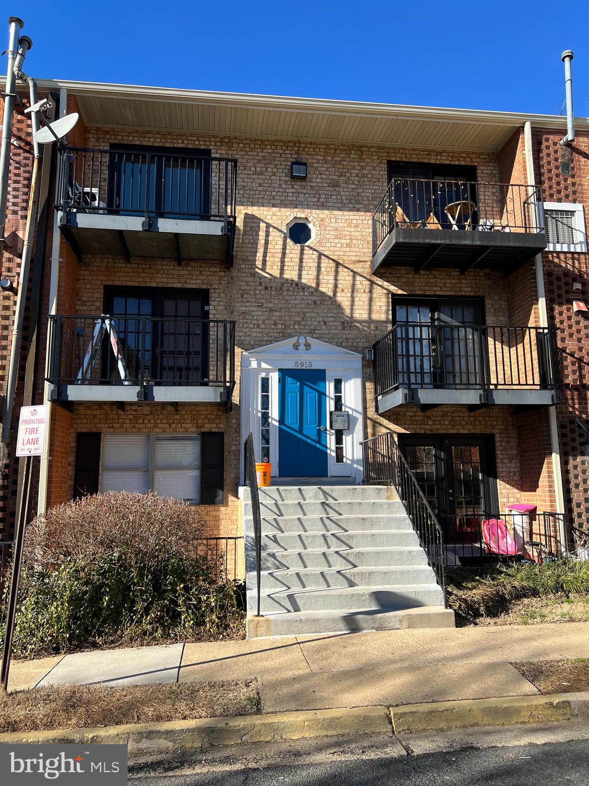 MAYFLOWER SQUARE - Residential Lease