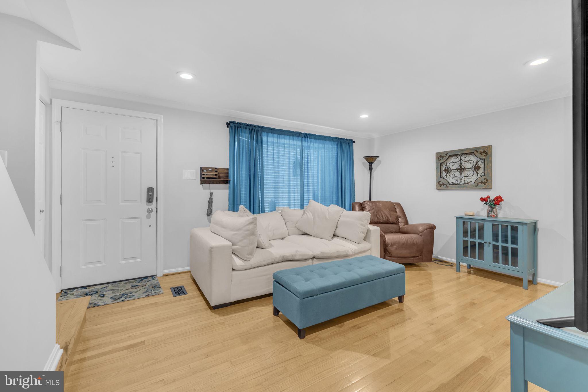 7113 LATOUR COURT