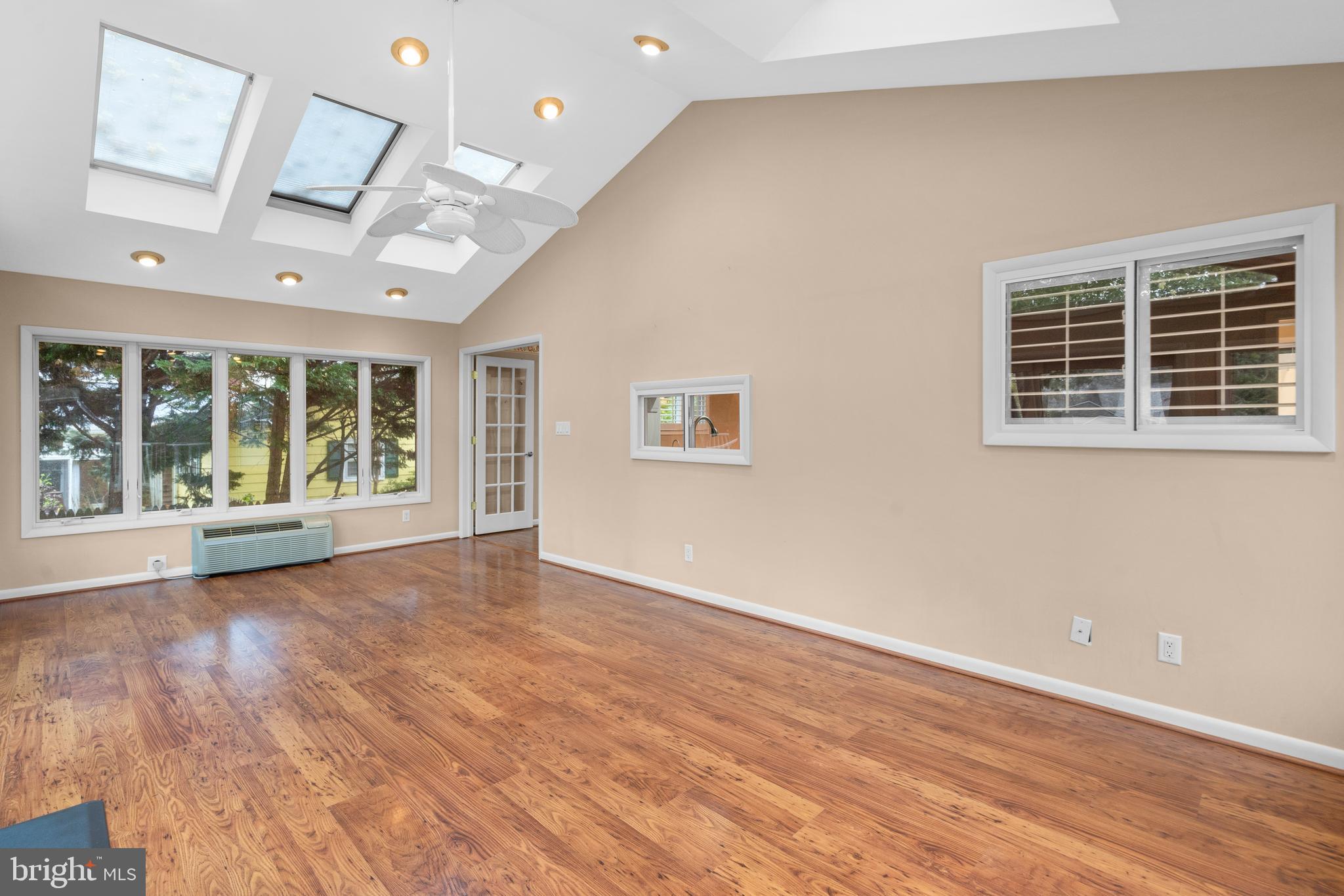 HILLSMERE ESTATES - Residential