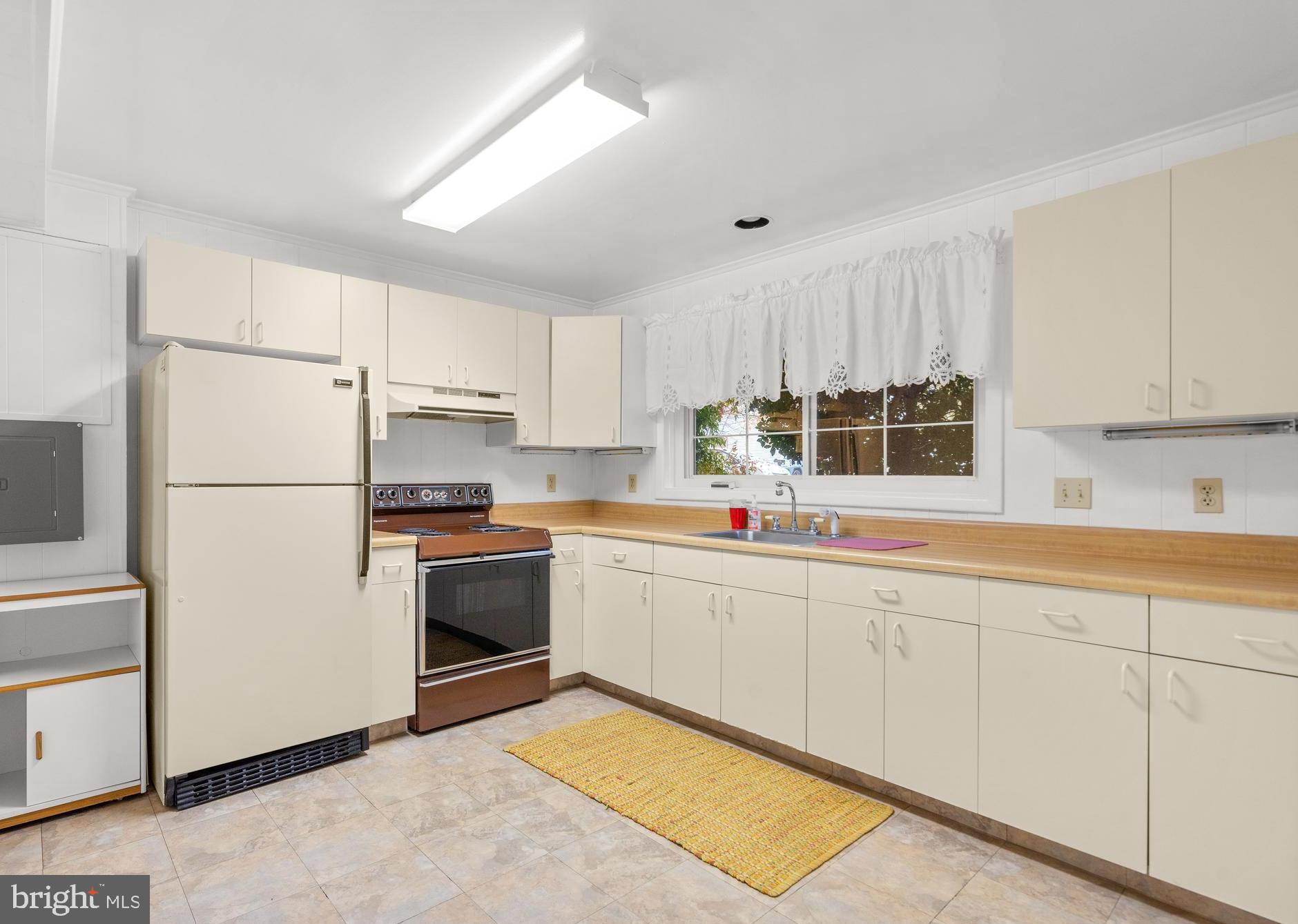 HILLSMERE ESTATES - Residential