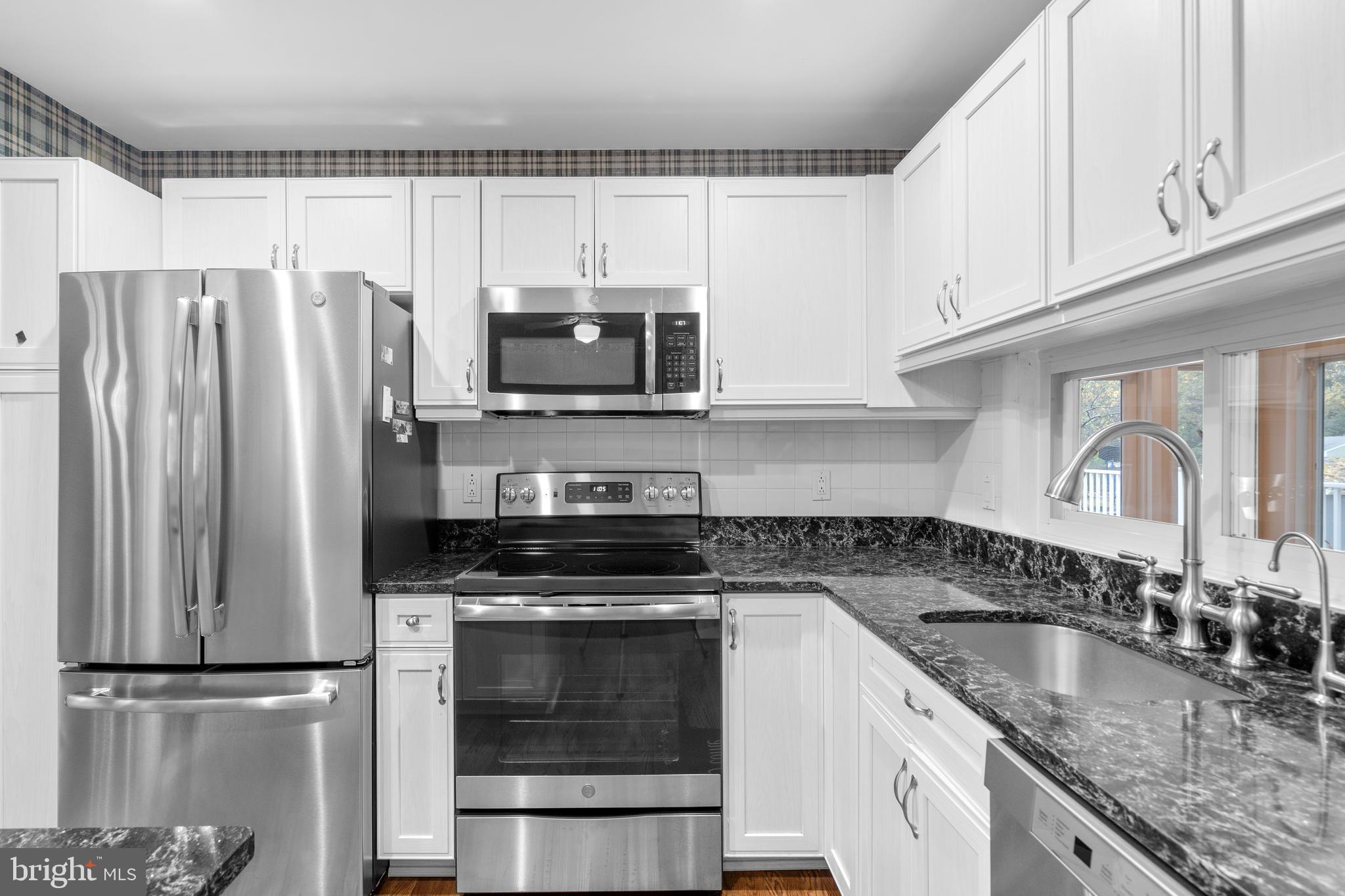 HILLSMERE ESTATES - Residential