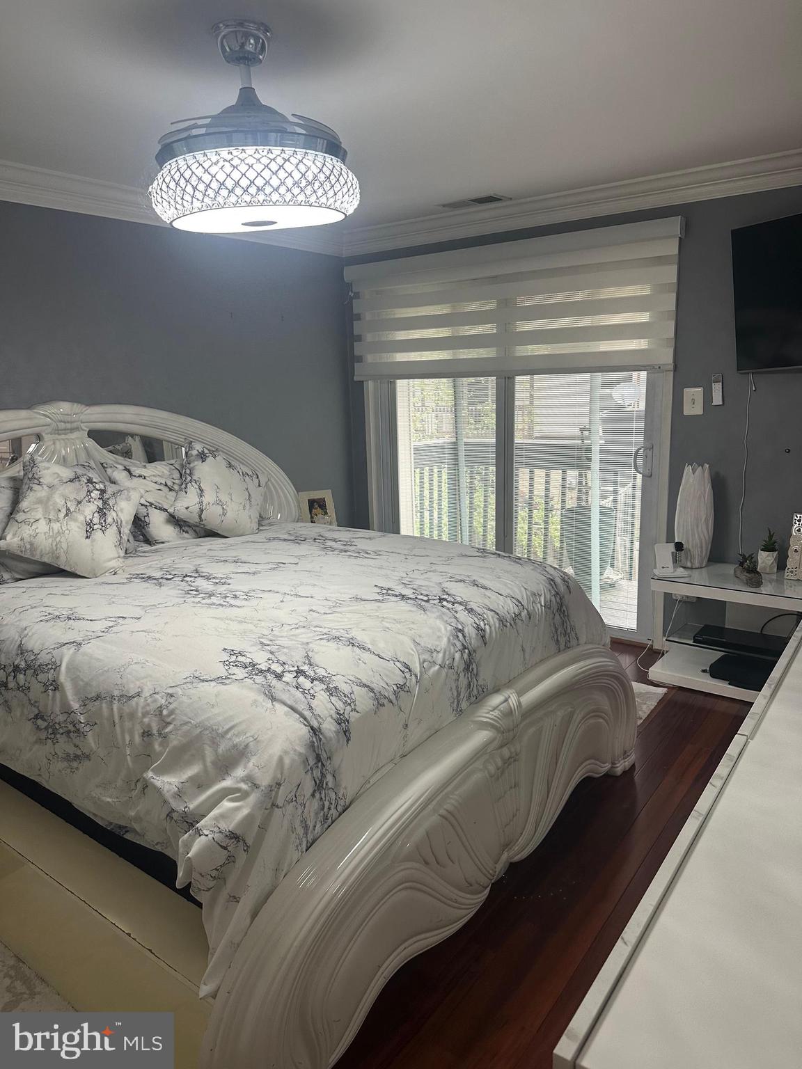 ELAN MEWS - Residential