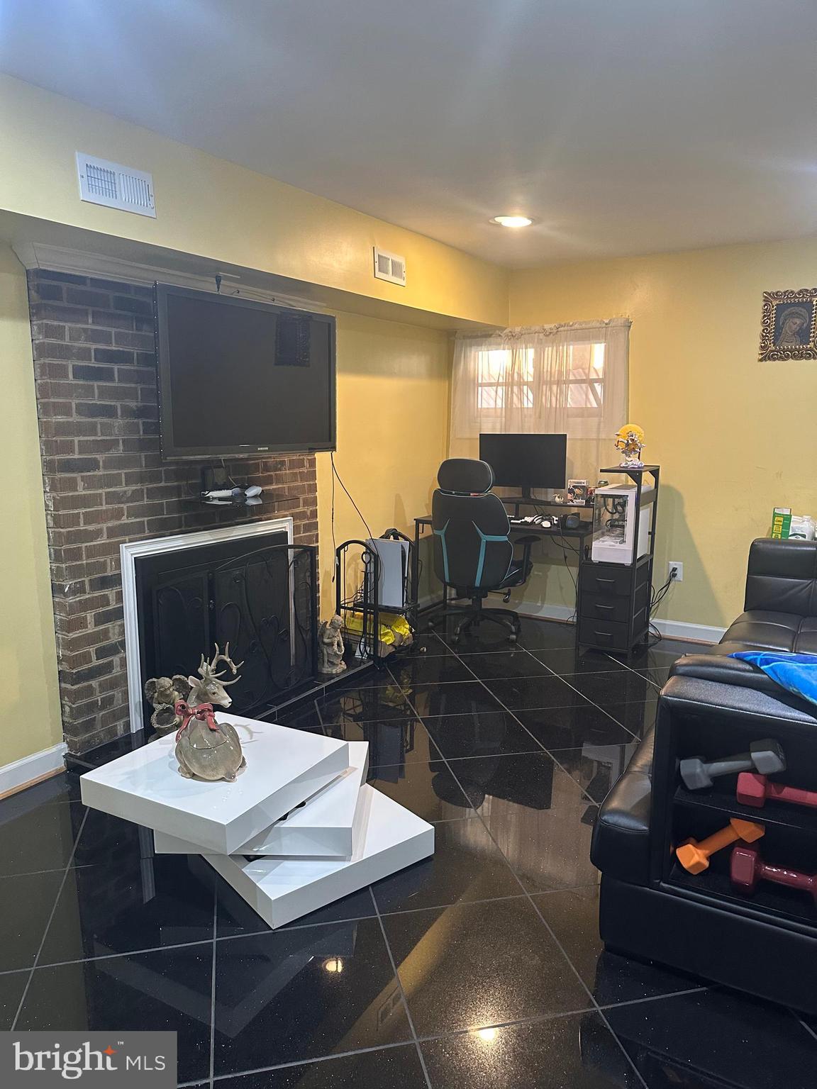 ELAN MEWS - Residential