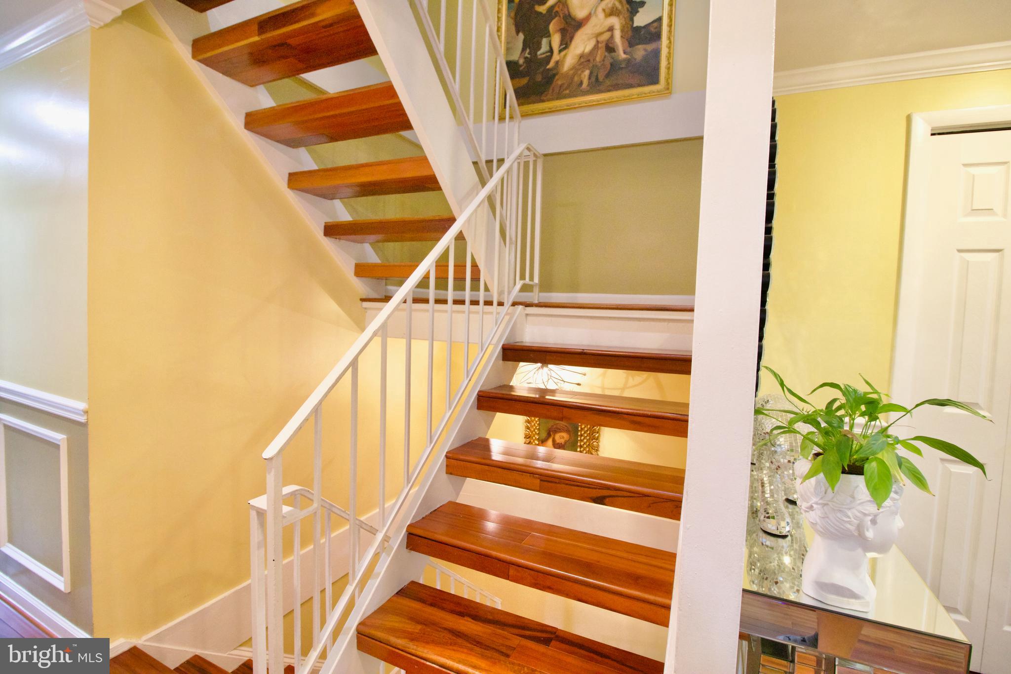 ELAN MEWS - Residential