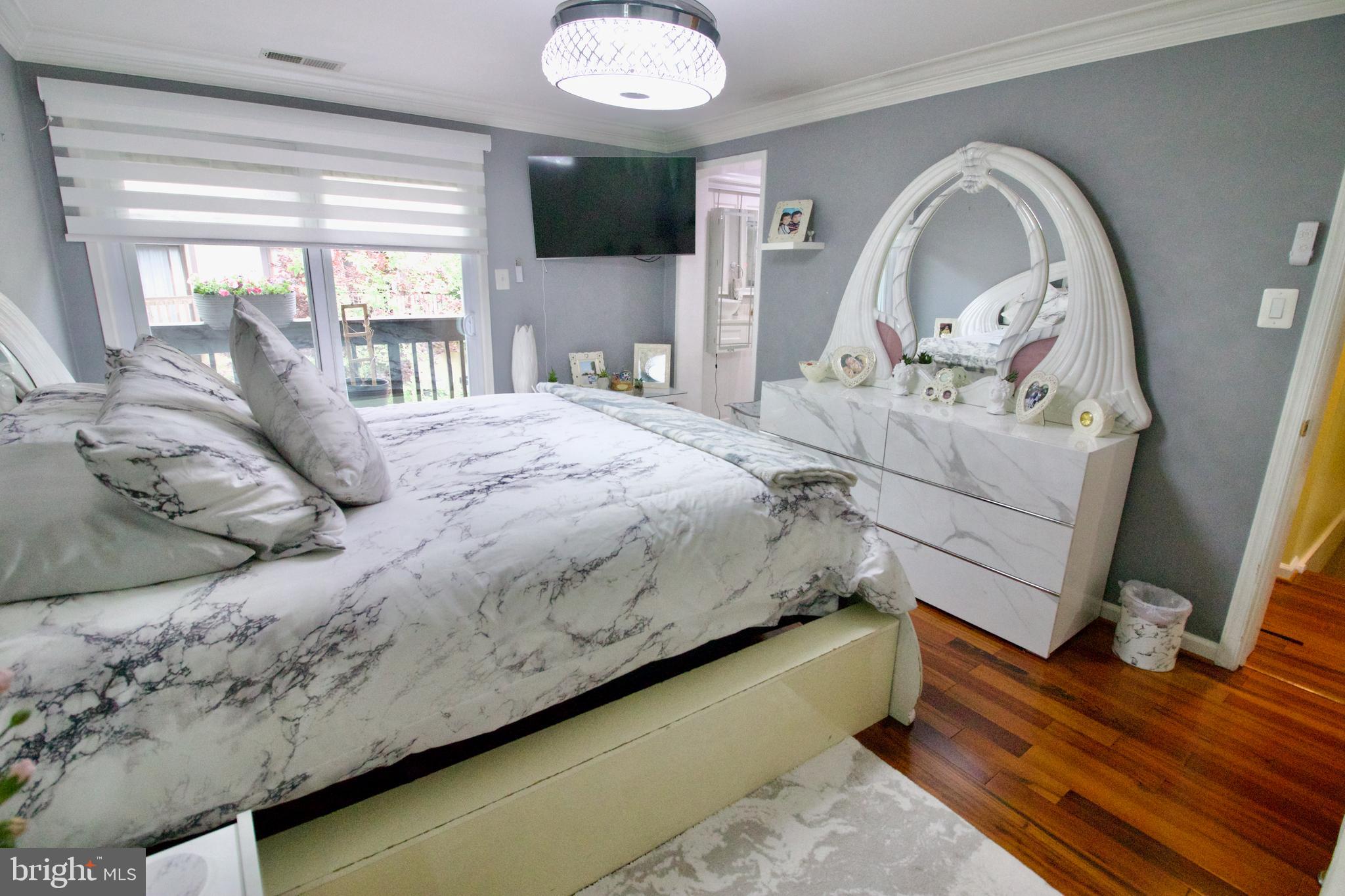 ELAN MEWS - Residential