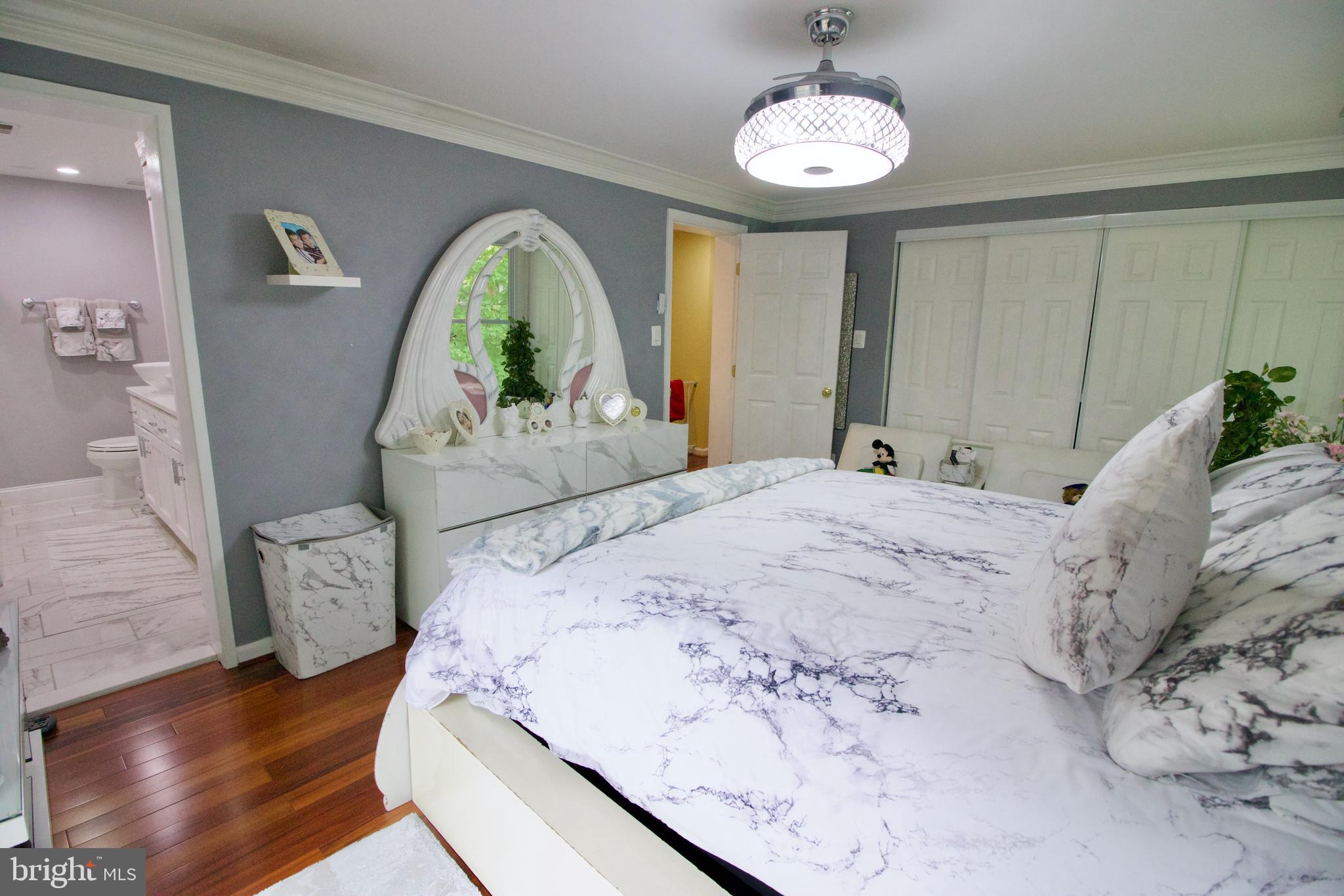 ELAN MEWS - Residential