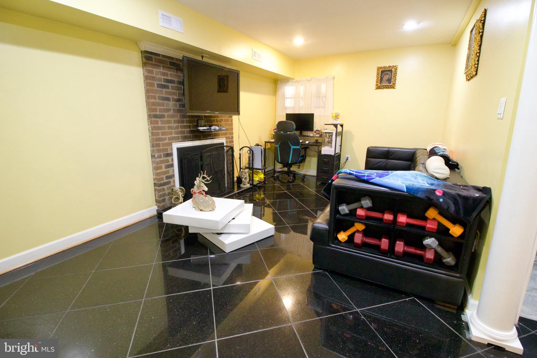 ELAN MEWS - Residential