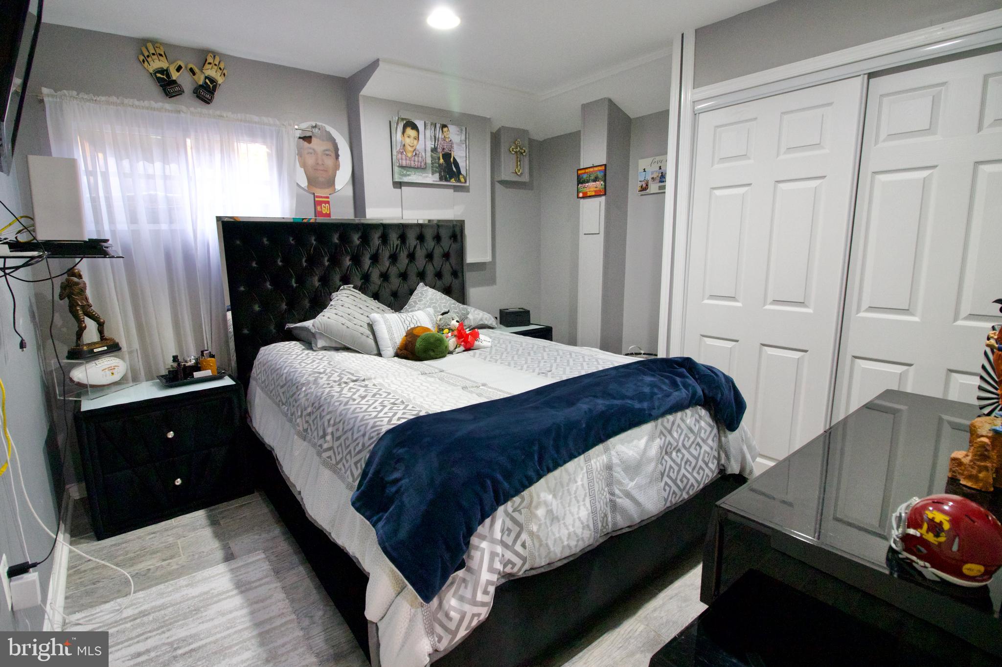 ELAN MEWS - Residential