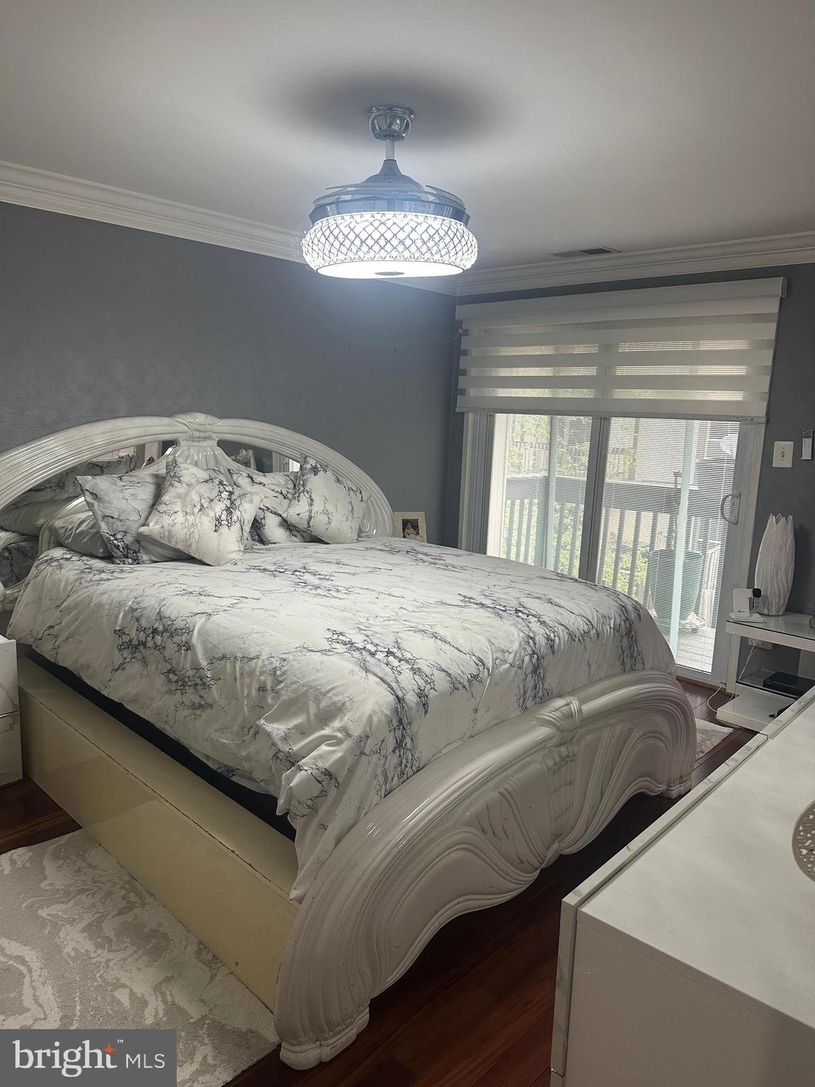 ELAN MEWS - Residential