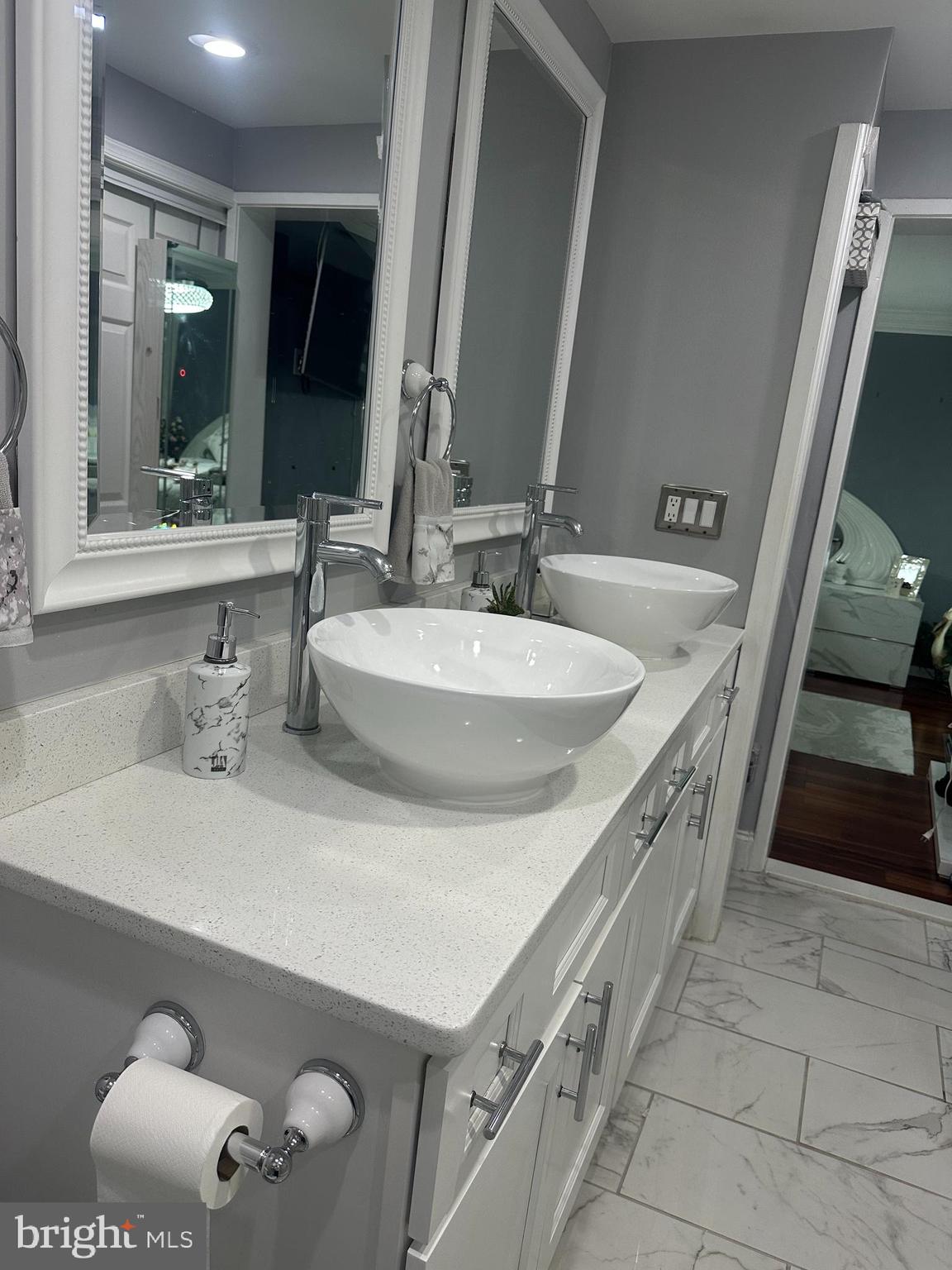 ELAN MEWS - Residential