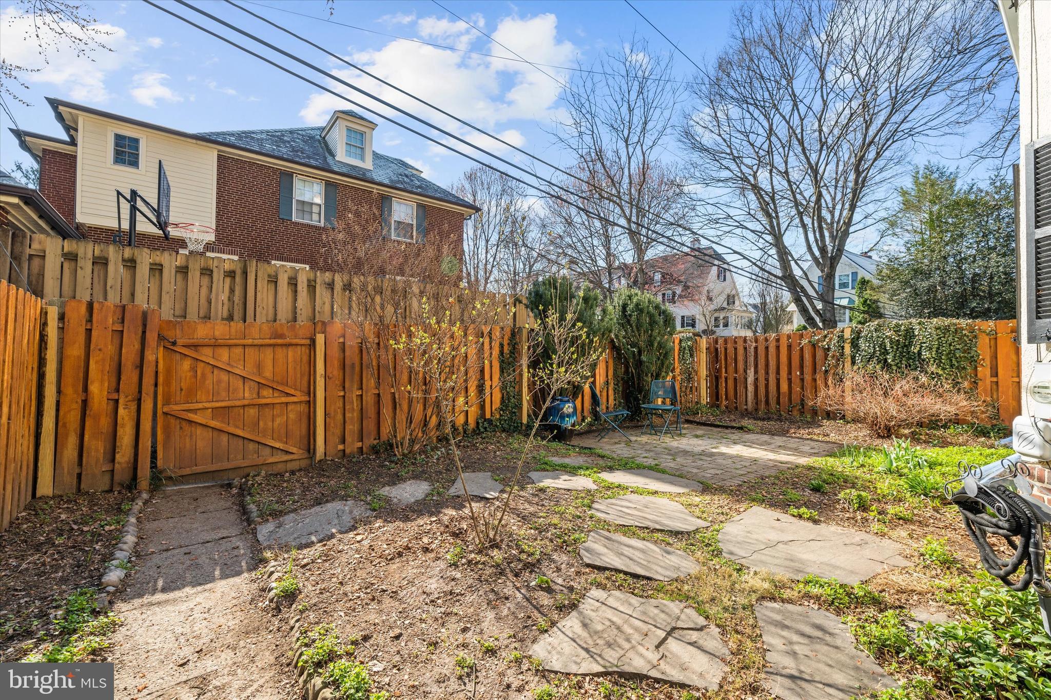 WAWASET PARK - Residential