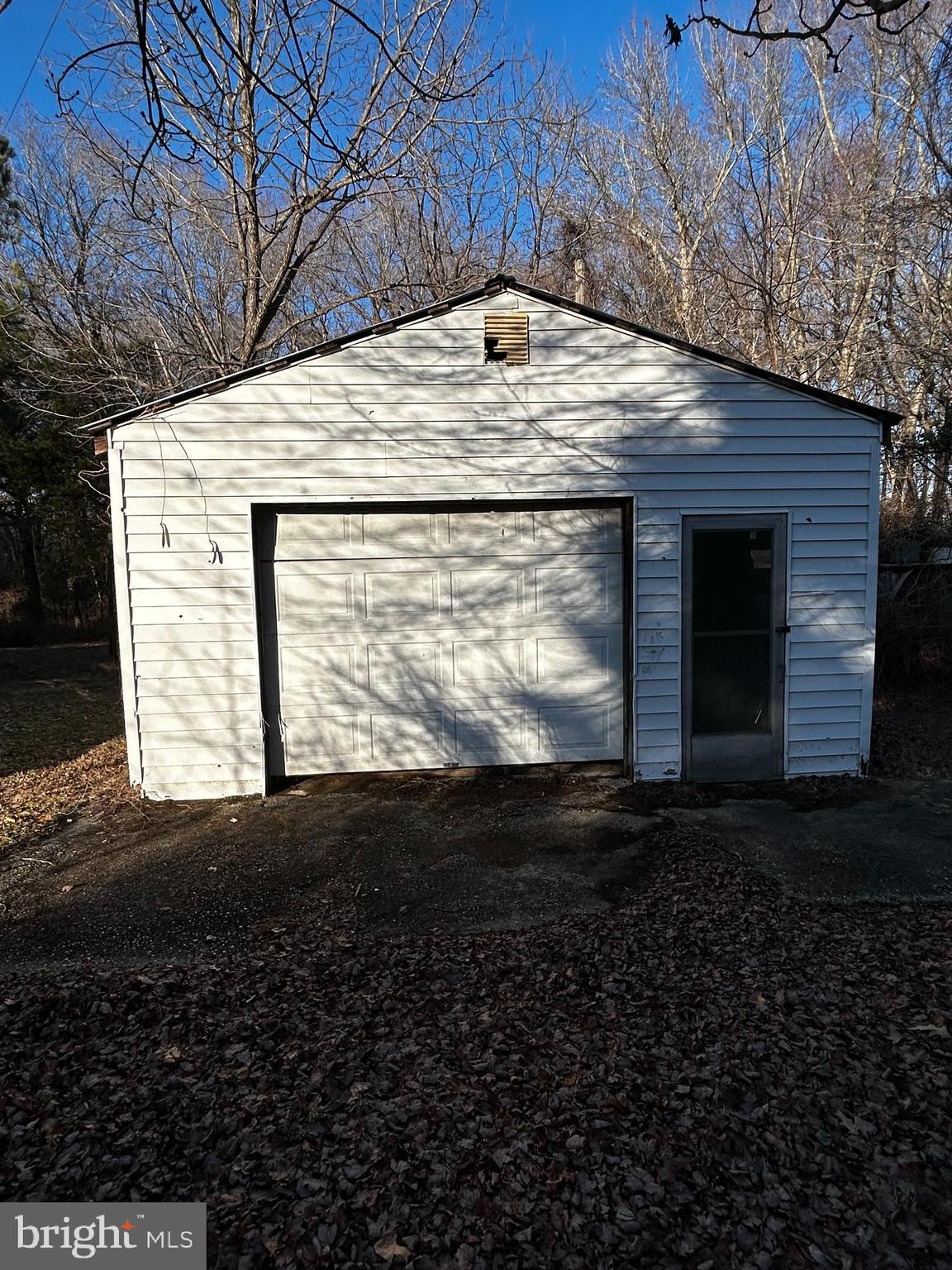 1372 COLES POINT ROAD