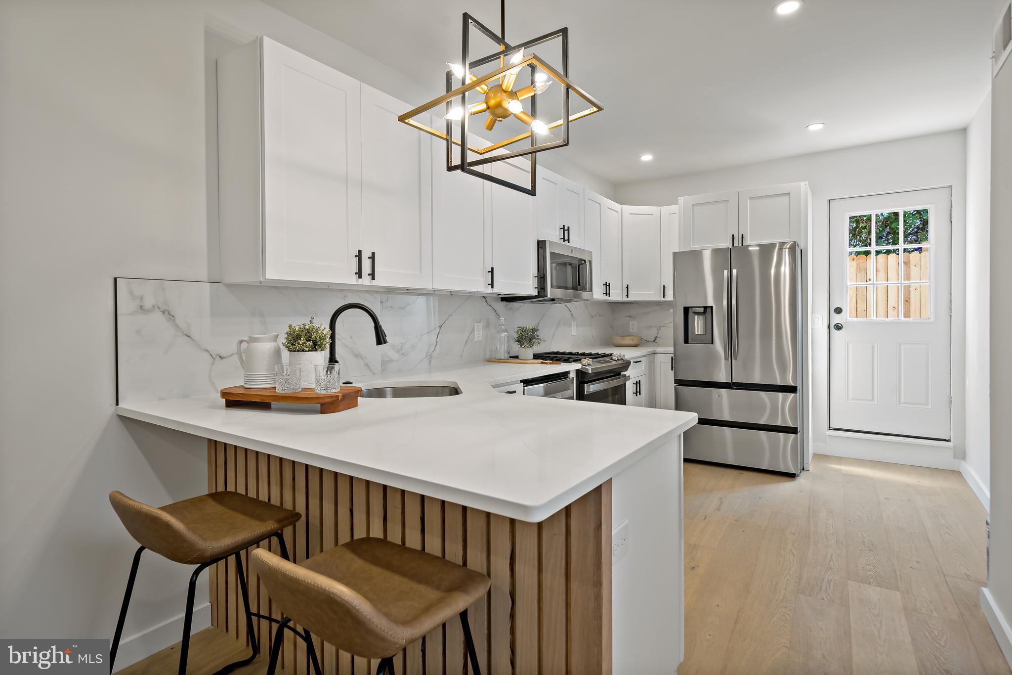 PORT RICHMOND - Residential