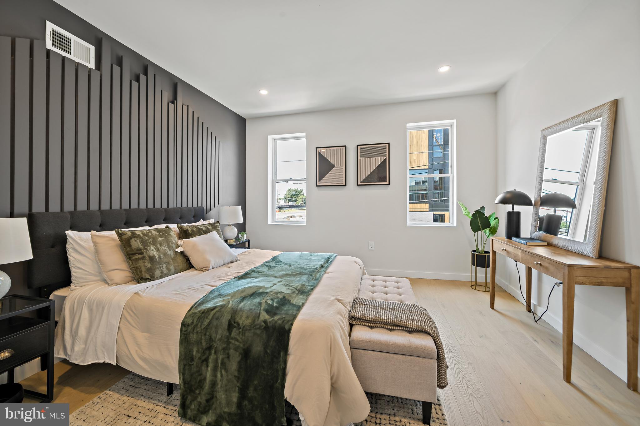 PORT RICHMOND - Residential