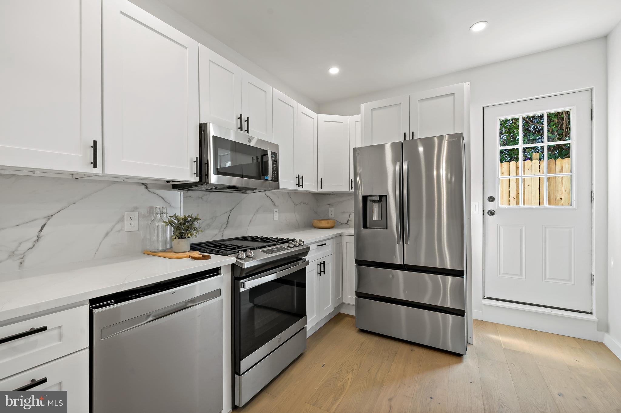 PORT RICHMOND - Residential