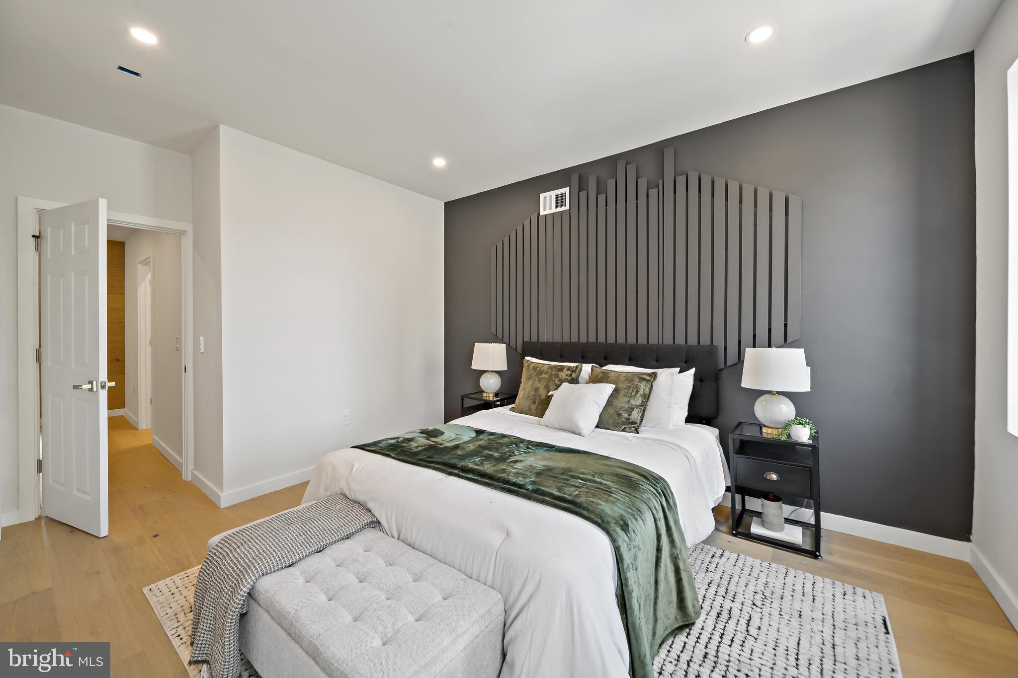 PORT RICHMOND - Residential