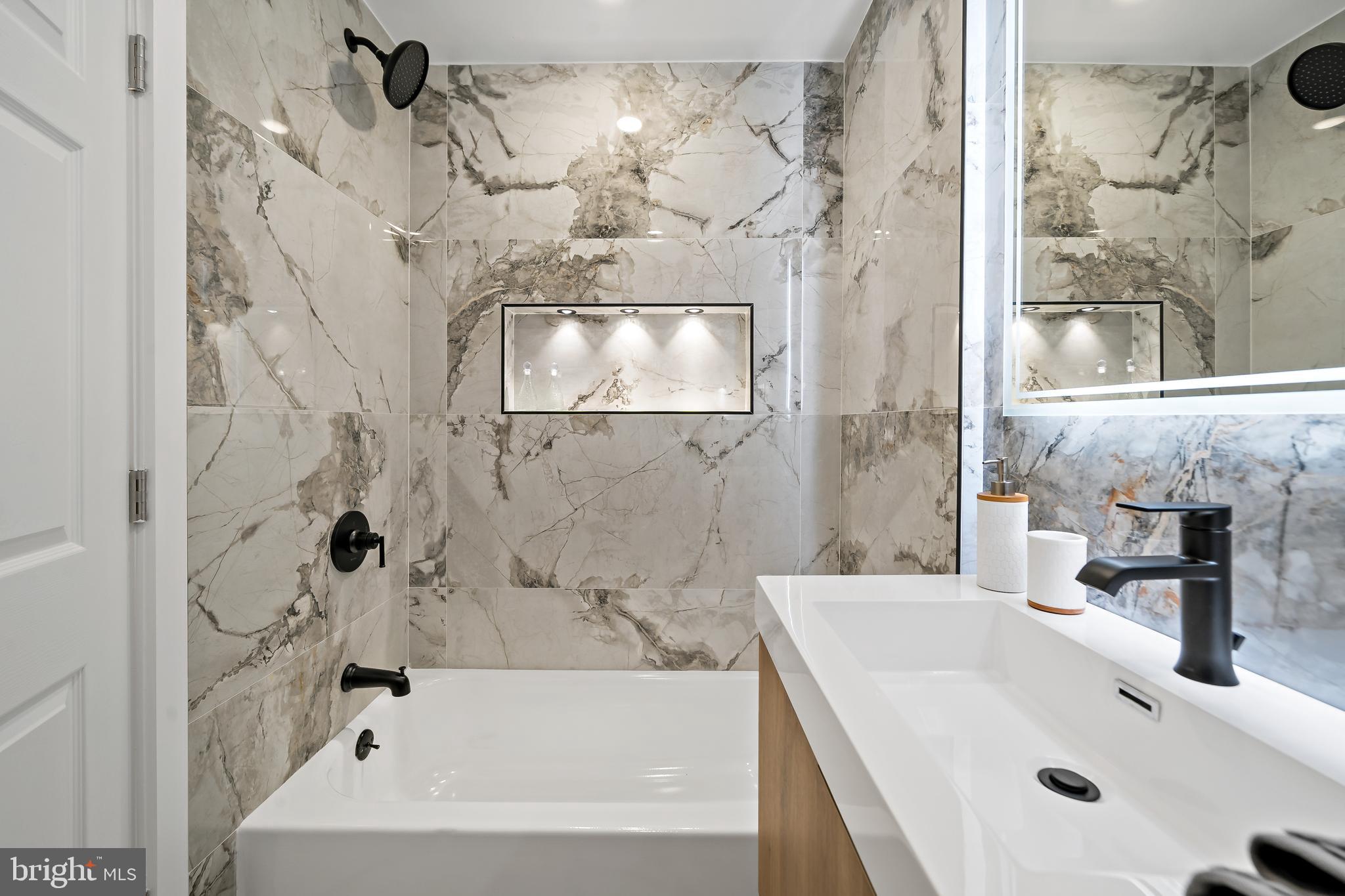 PORT RICHMOND - Residential