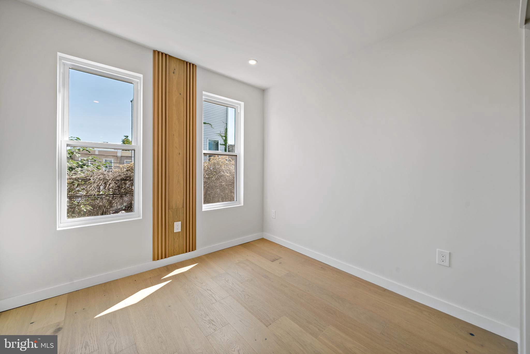 PORT RICHMOND - Residential