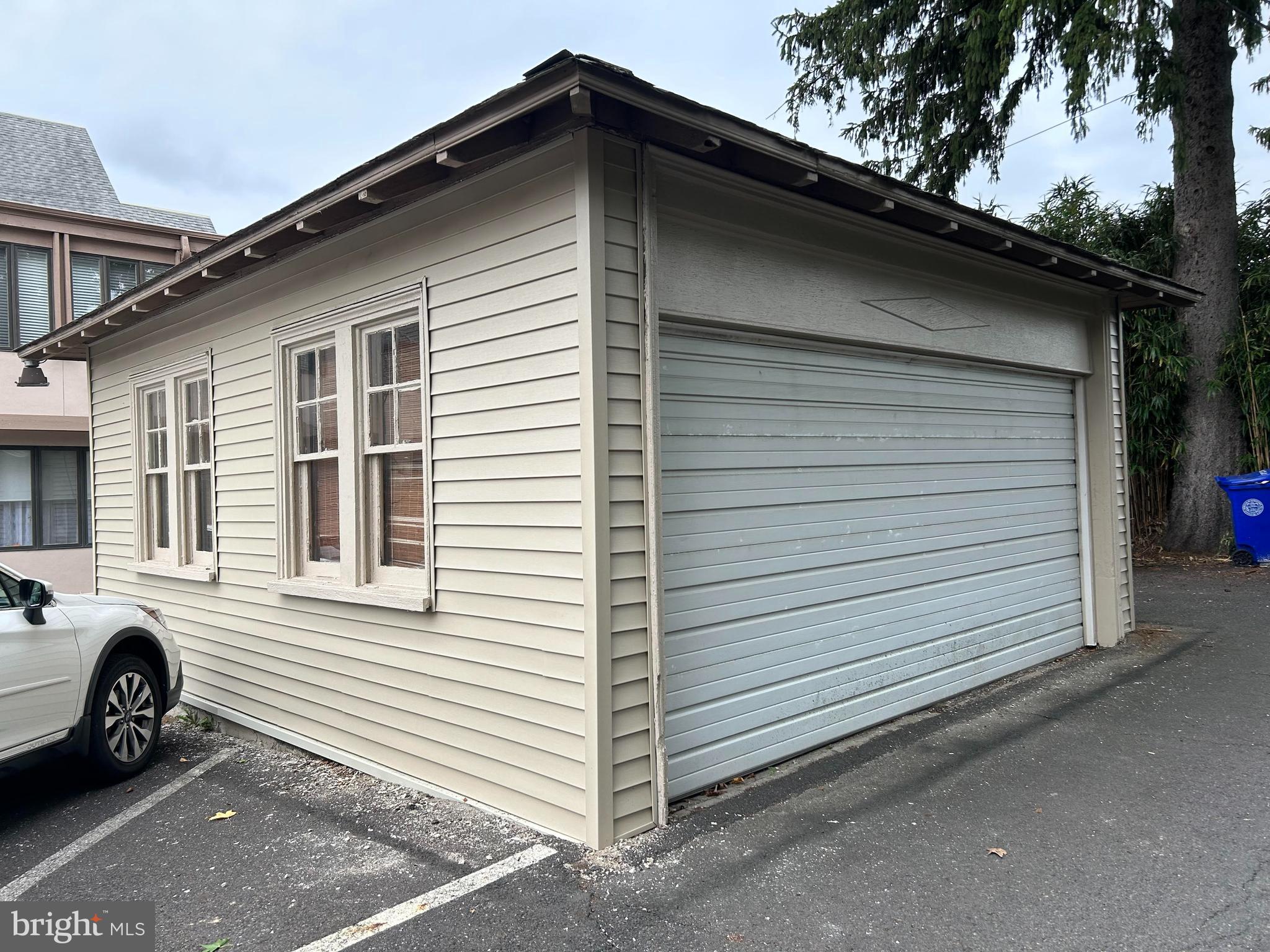 114 YORK ROAD