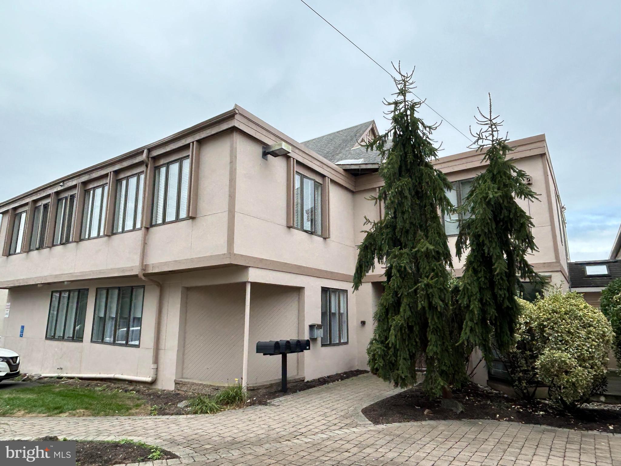 114 YORK ROAD