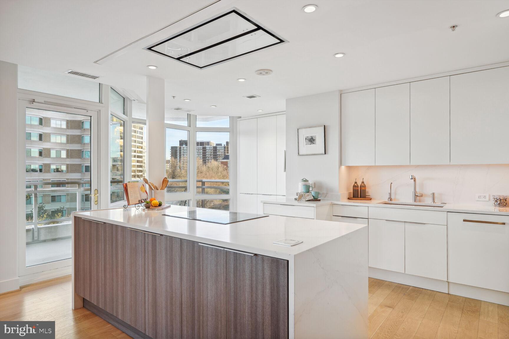 SOMERSET HOUSE CONDOS - Residential