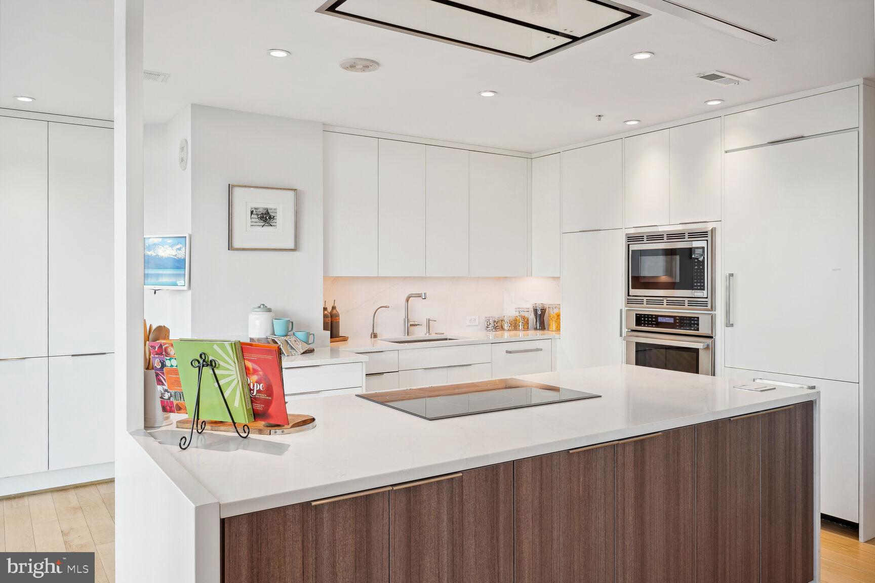 SOMERSET HOUSE CONDOS - Residential