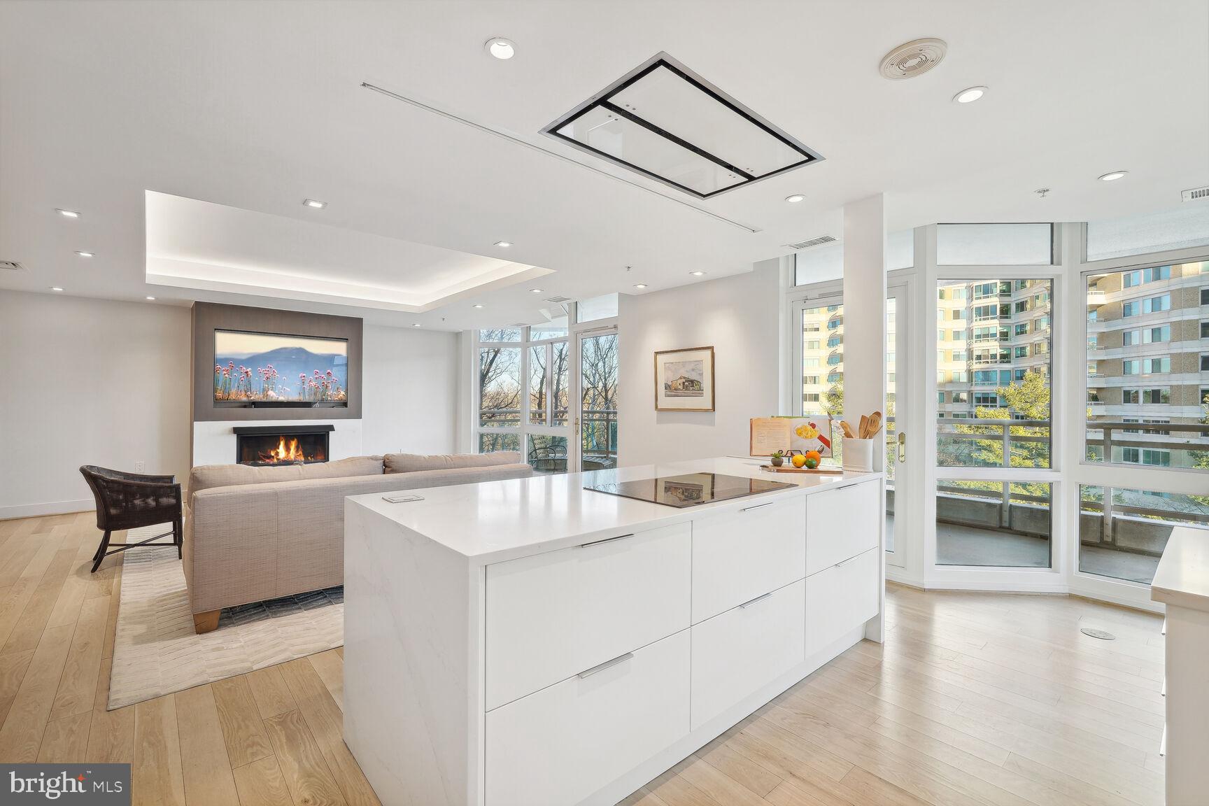 SOMERSET HOUSE CONDOS - Residential