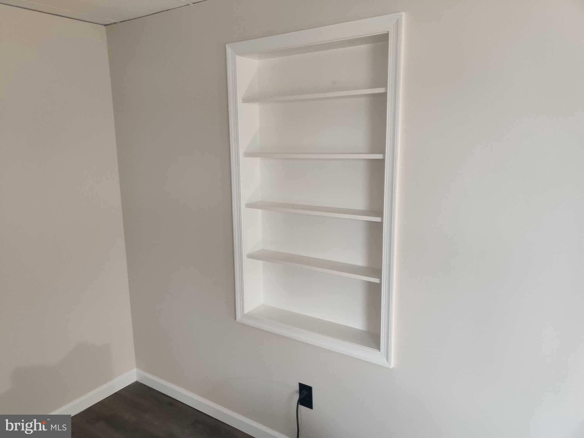 HALFWAY - Residential