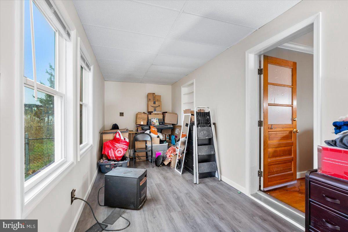 HALFWAY - Residential