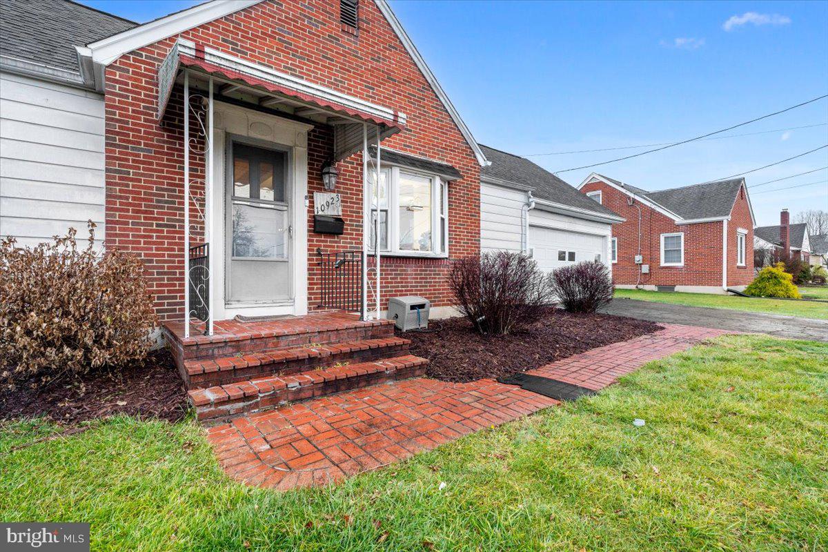 HALFWAY - Residential