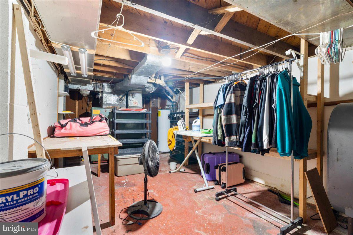 HALFWAY - Residential