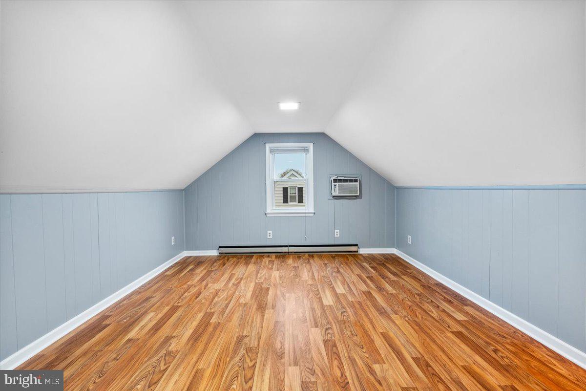 HALFWAY - Residential