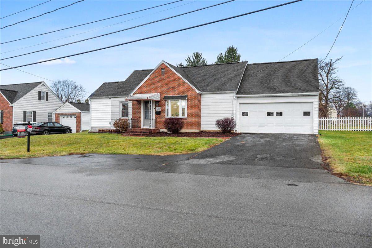 HALFWAY - Residential