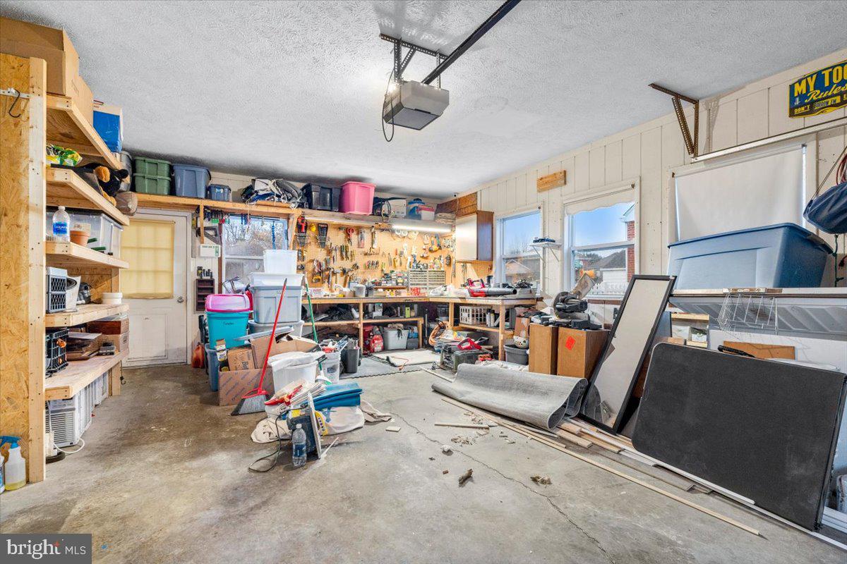 HALFWAY - Residential