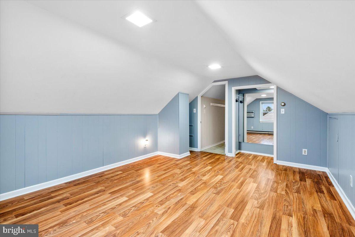 HALFWAY - Residential