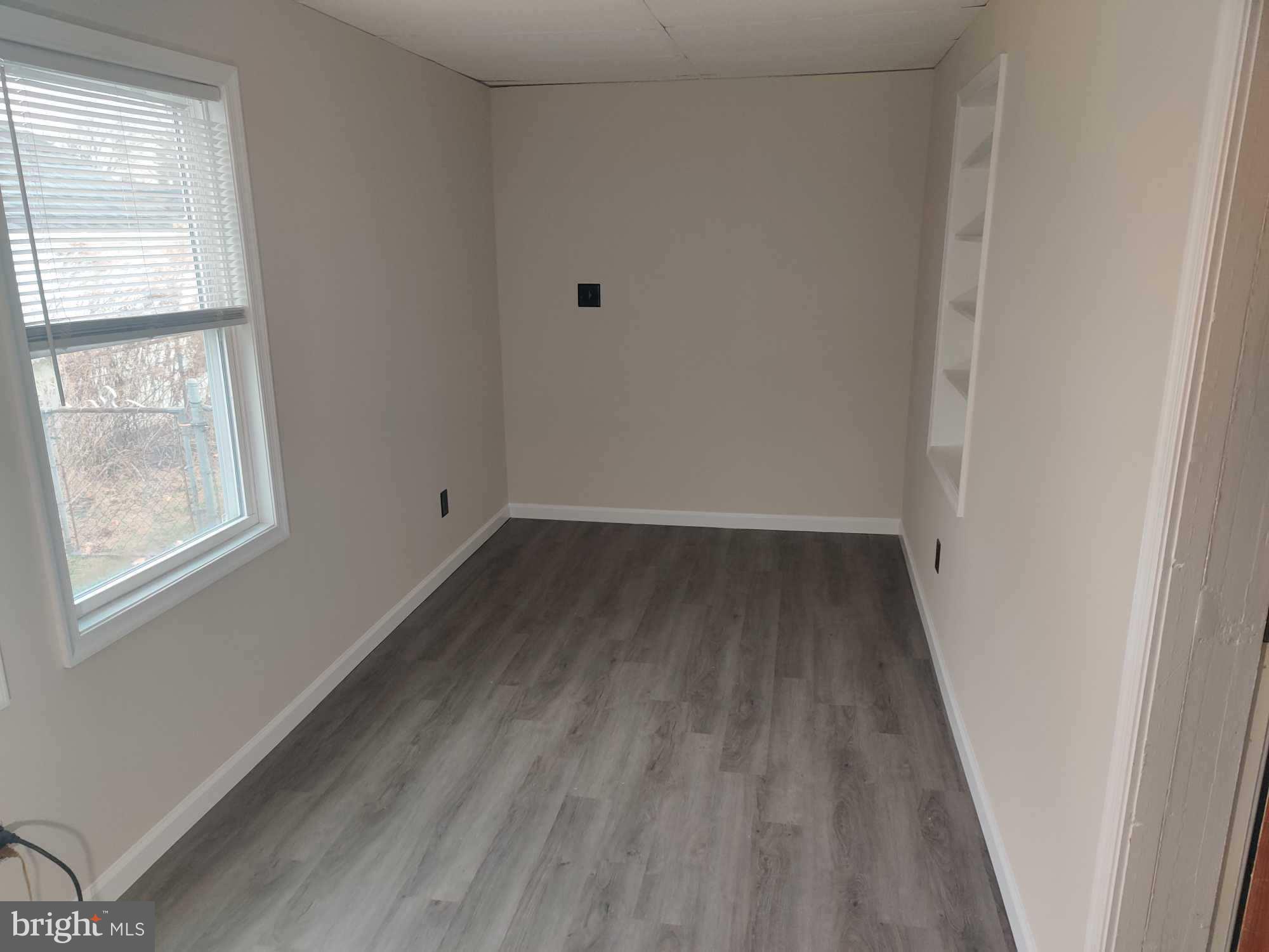 HALFWAY - Residential