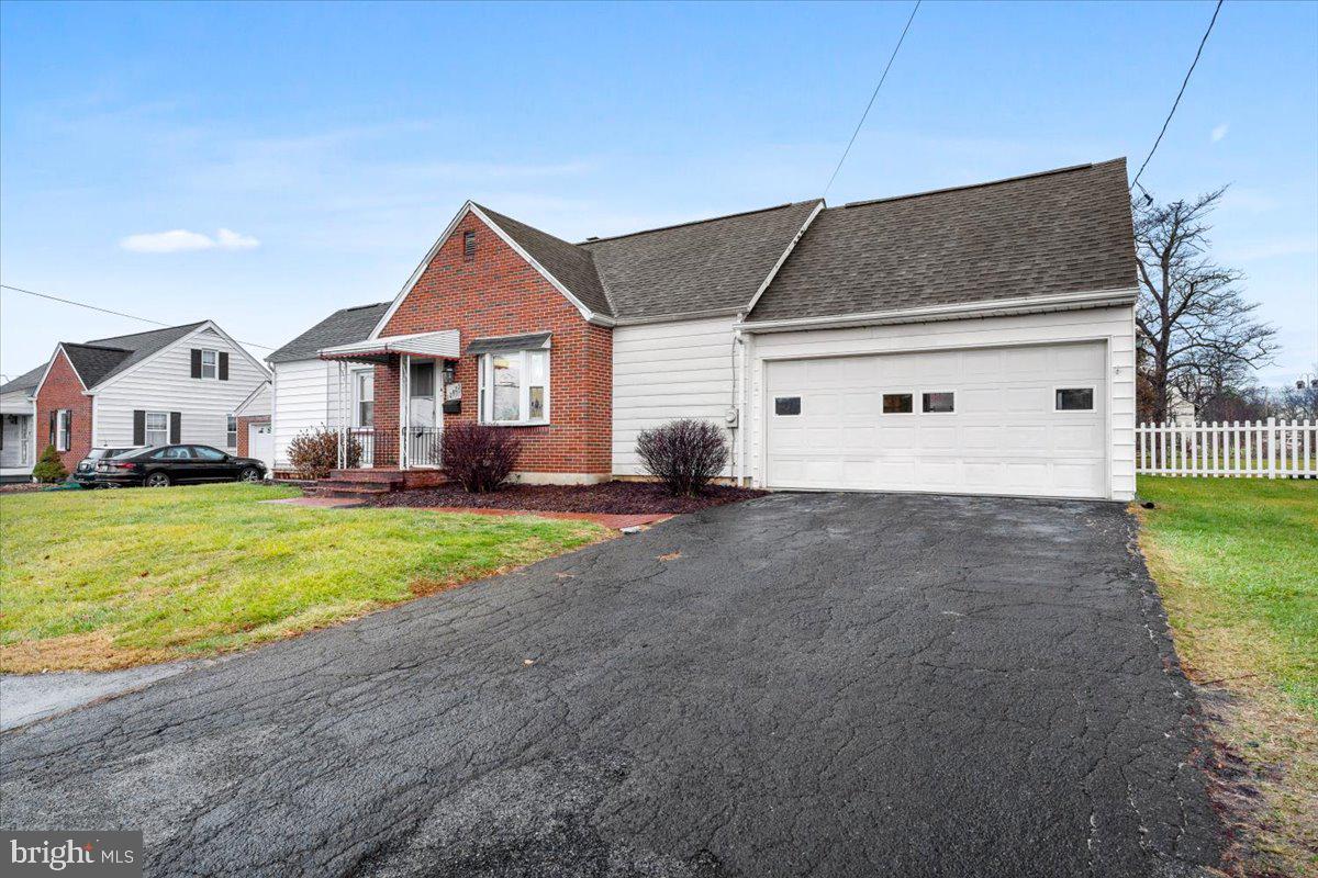 HALFWAY - Residential