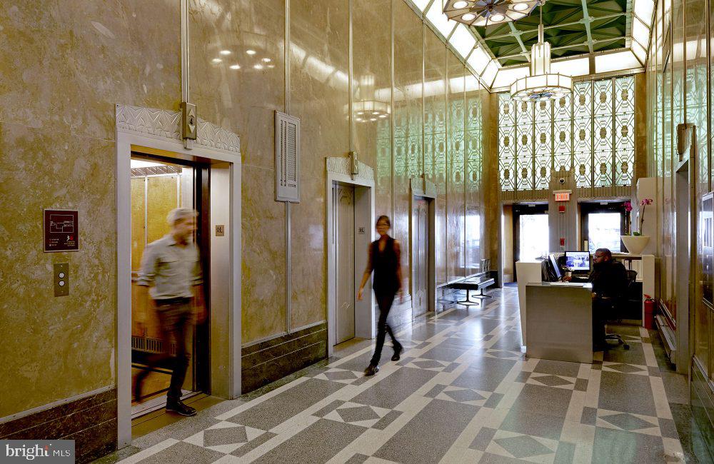 1616 WALNUT STREET 3B-2407