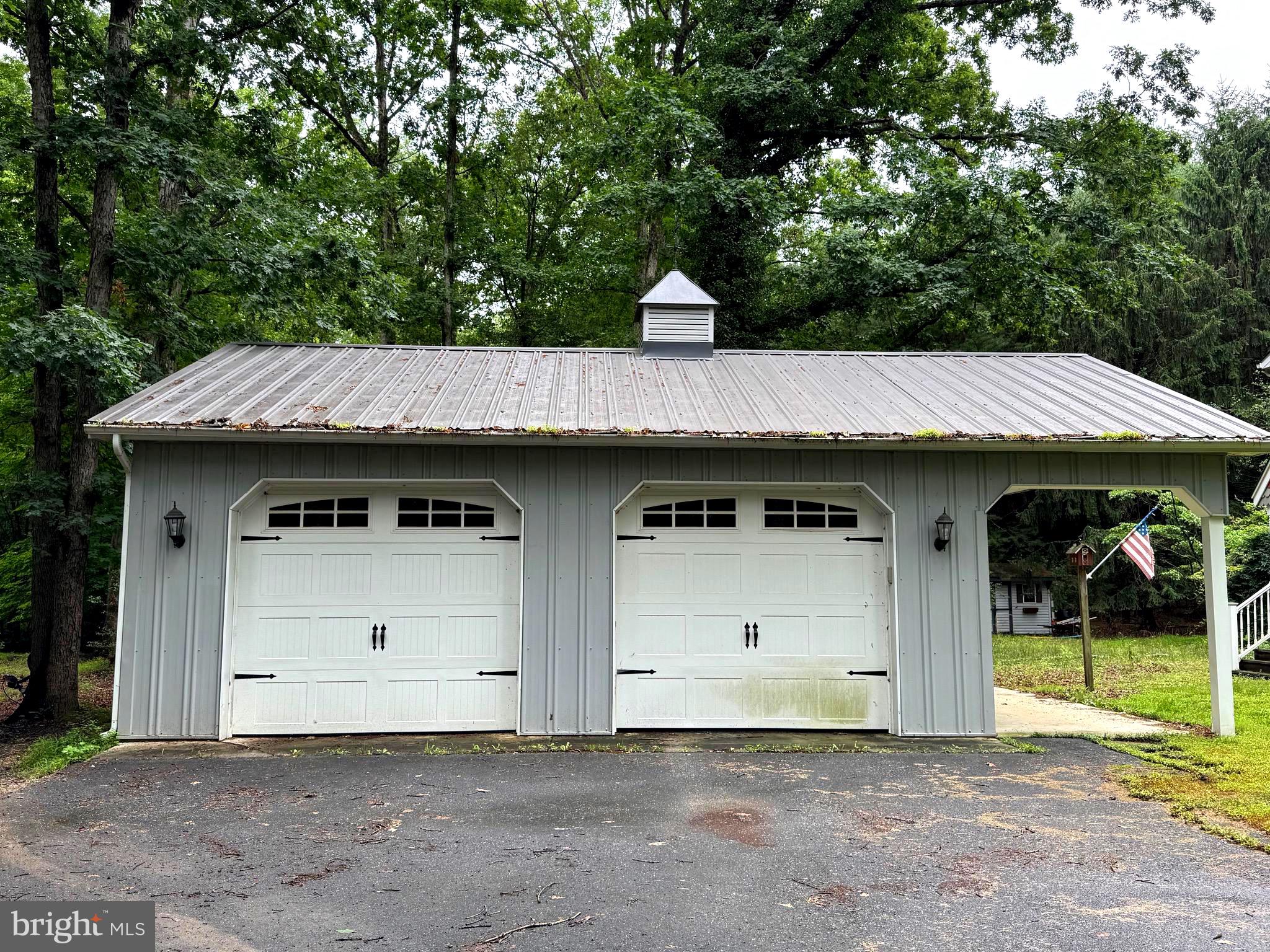 1306 COMMISSIONERS ROAD