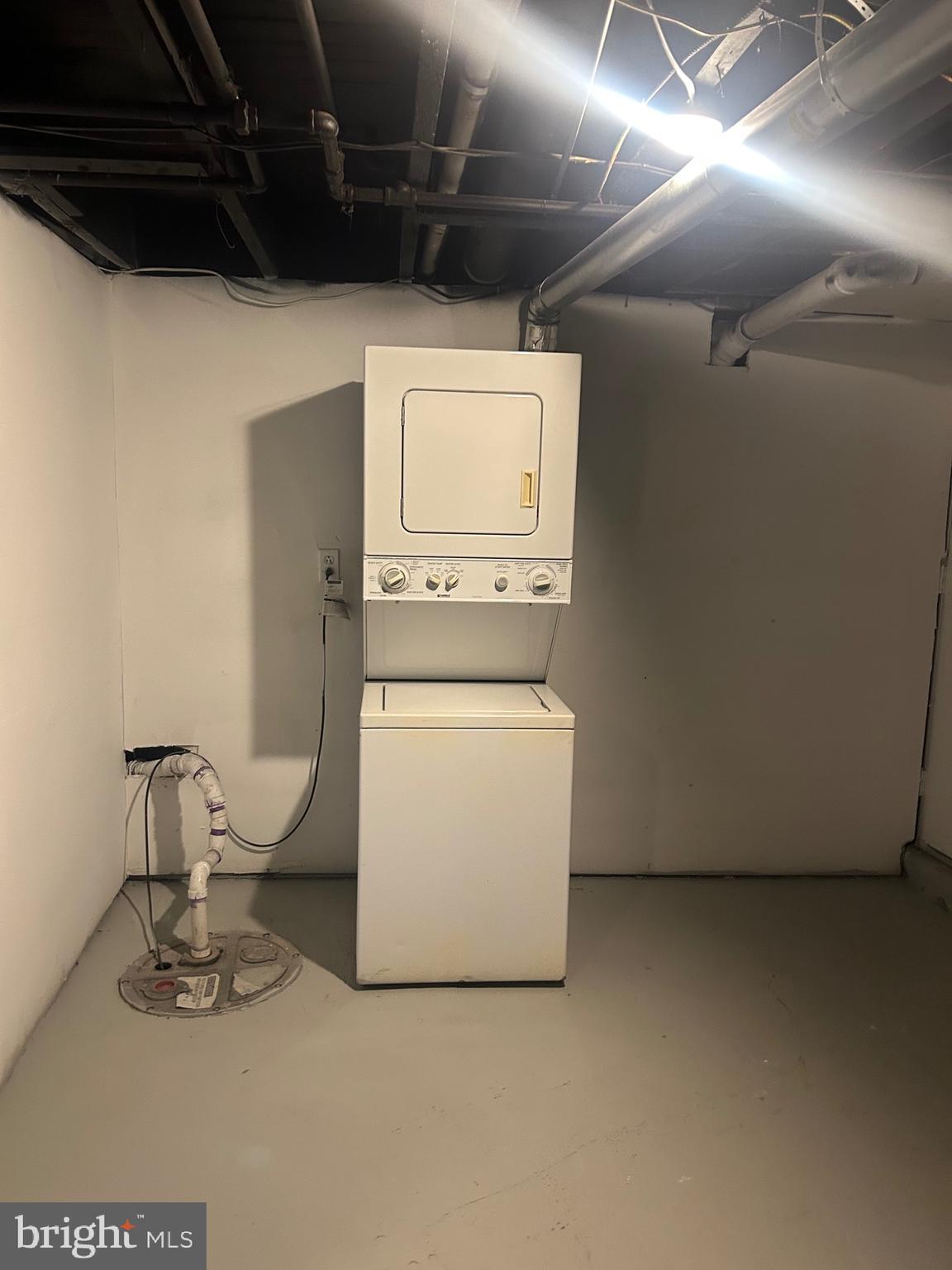 FALLSTAFF - Residential Lease