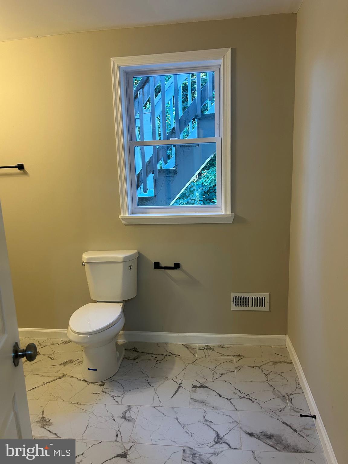 FALLSTAFF - Residential Lease