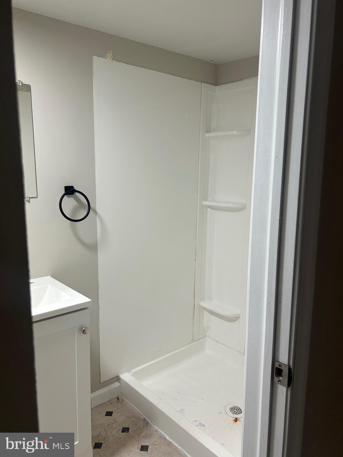 FALLSTAFF - Residential Lease