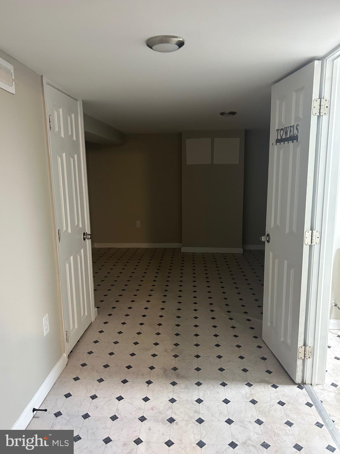 FALLSTAFF - Residential Lease