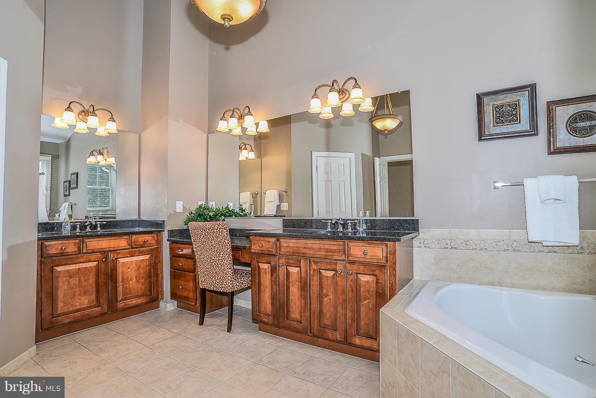 RIVER CREEK - Residential