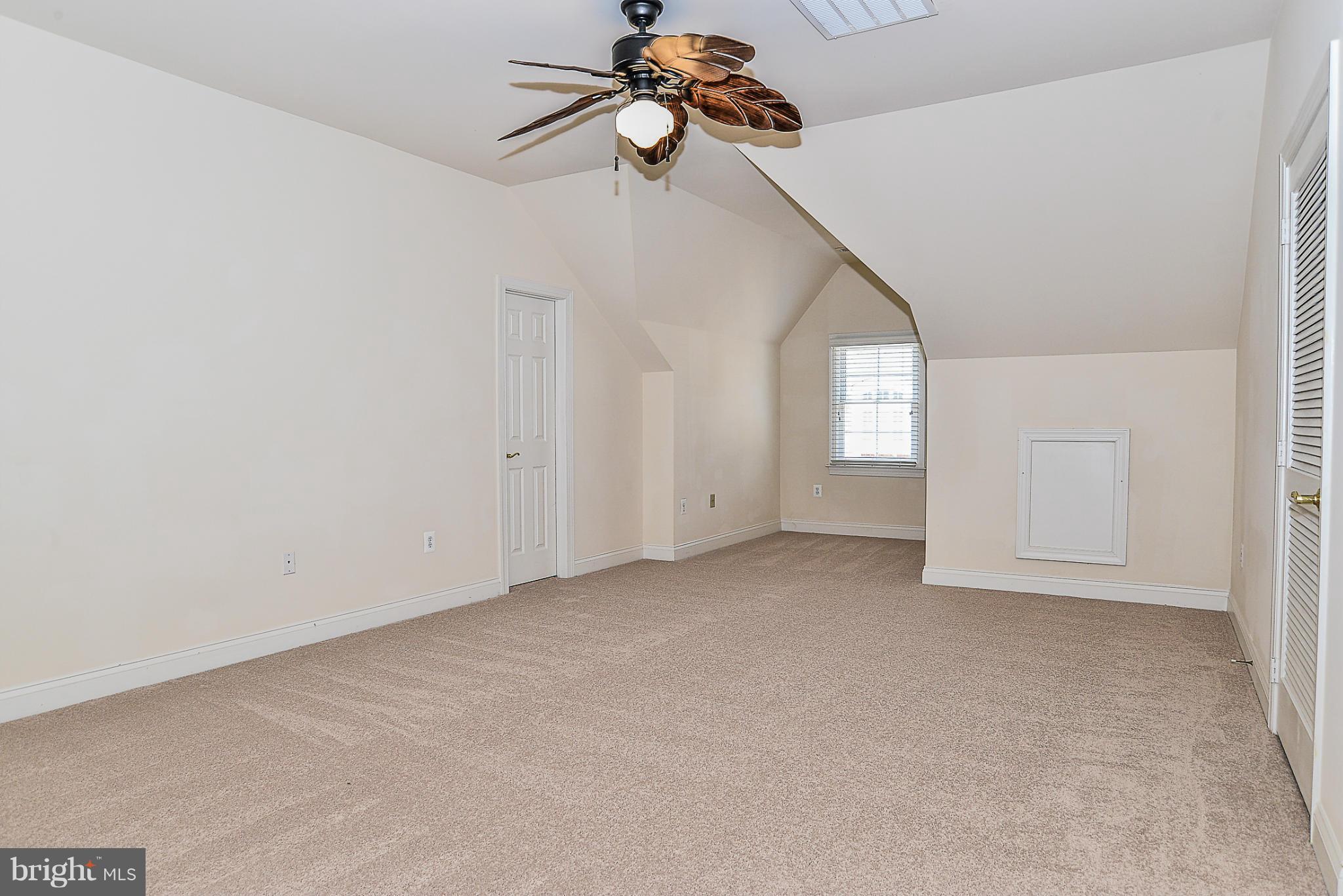 RIVER CREEK - Residential