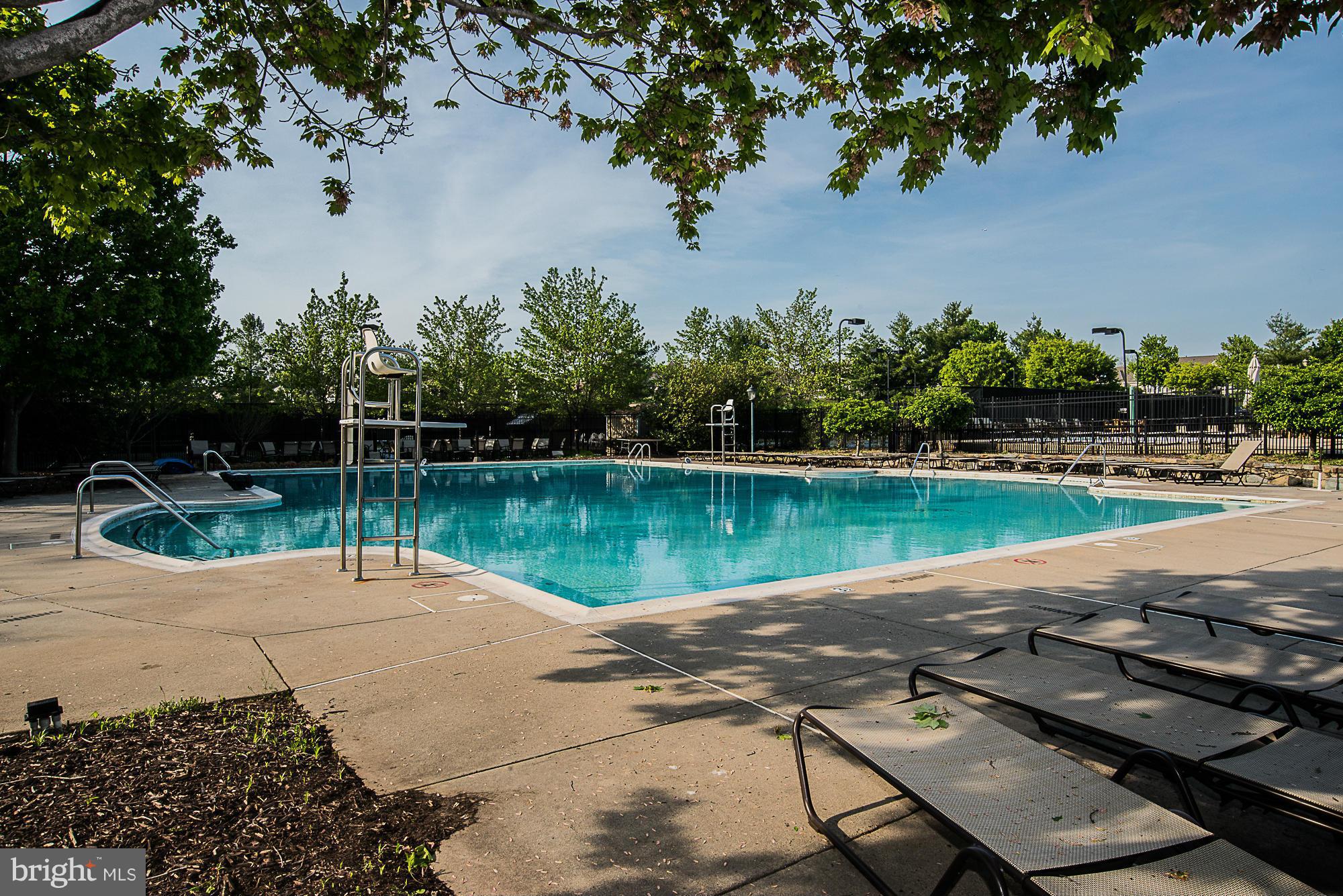 RIVER CREEK - Residential