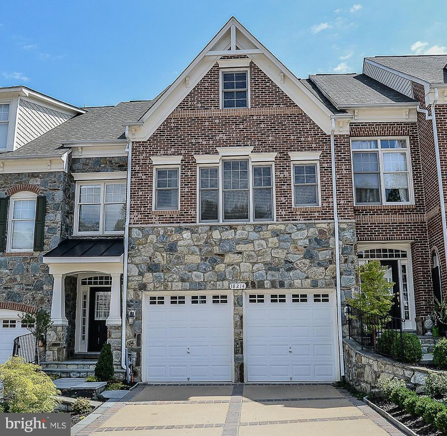 One of the best streets in River Creek! 2 homes up from the 15th Green, Potomac River & it backs to the woods! This 4 lvl luxury townhome is larger then most single family homes. Beautiful hrdw flrs, high ceilings, transom windows, designer lighting, 2 frpl's, gourmet kitchen w/grnt ctrs & upgraded cabinets. This model offers a fully finished basement w/full bath, 5th bdrm, rec rm & walk out LLvl.