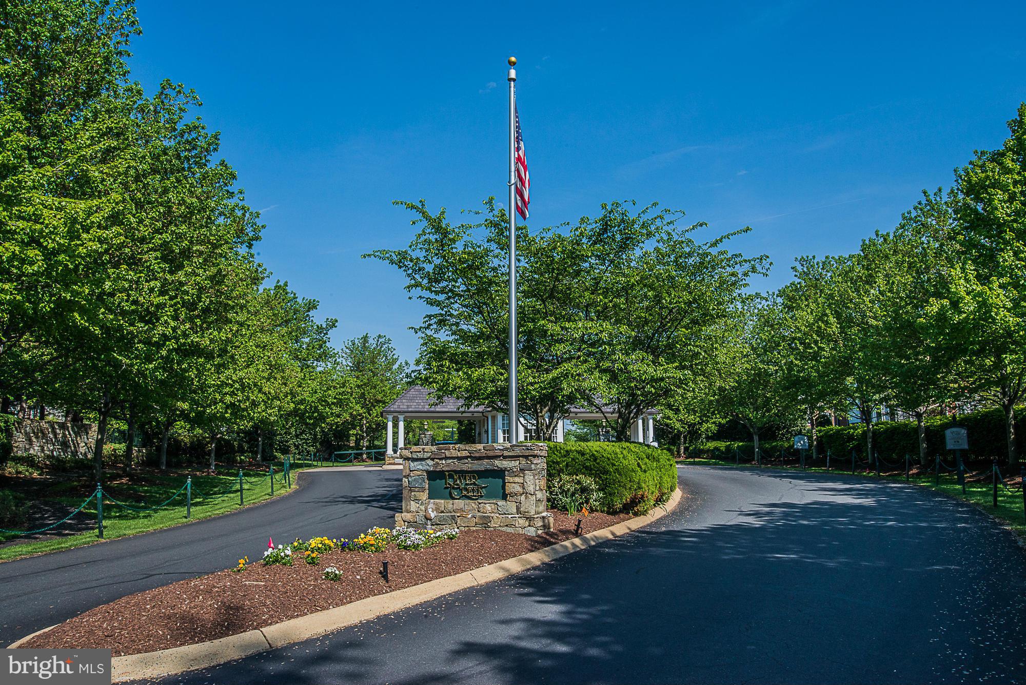 RIVER CREEK - Residential